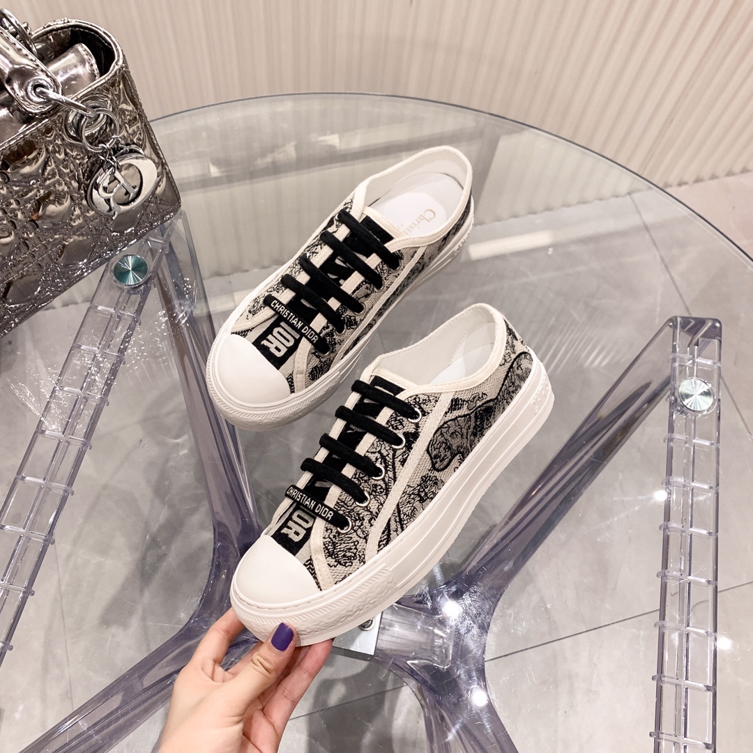 D design Trend Fashion Classic Comfy Canvas Flat Shoes