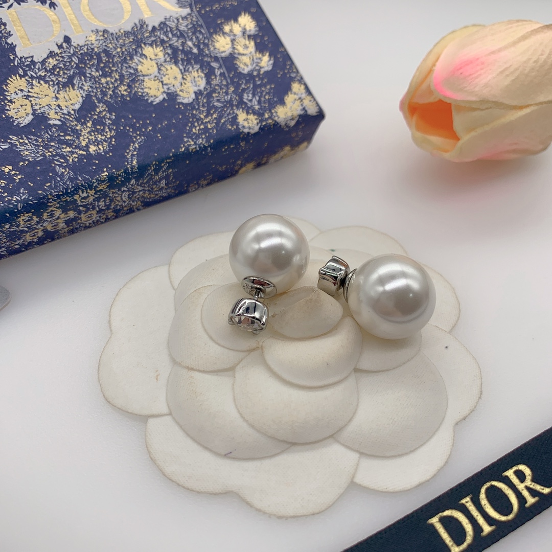 D designfashion earrings