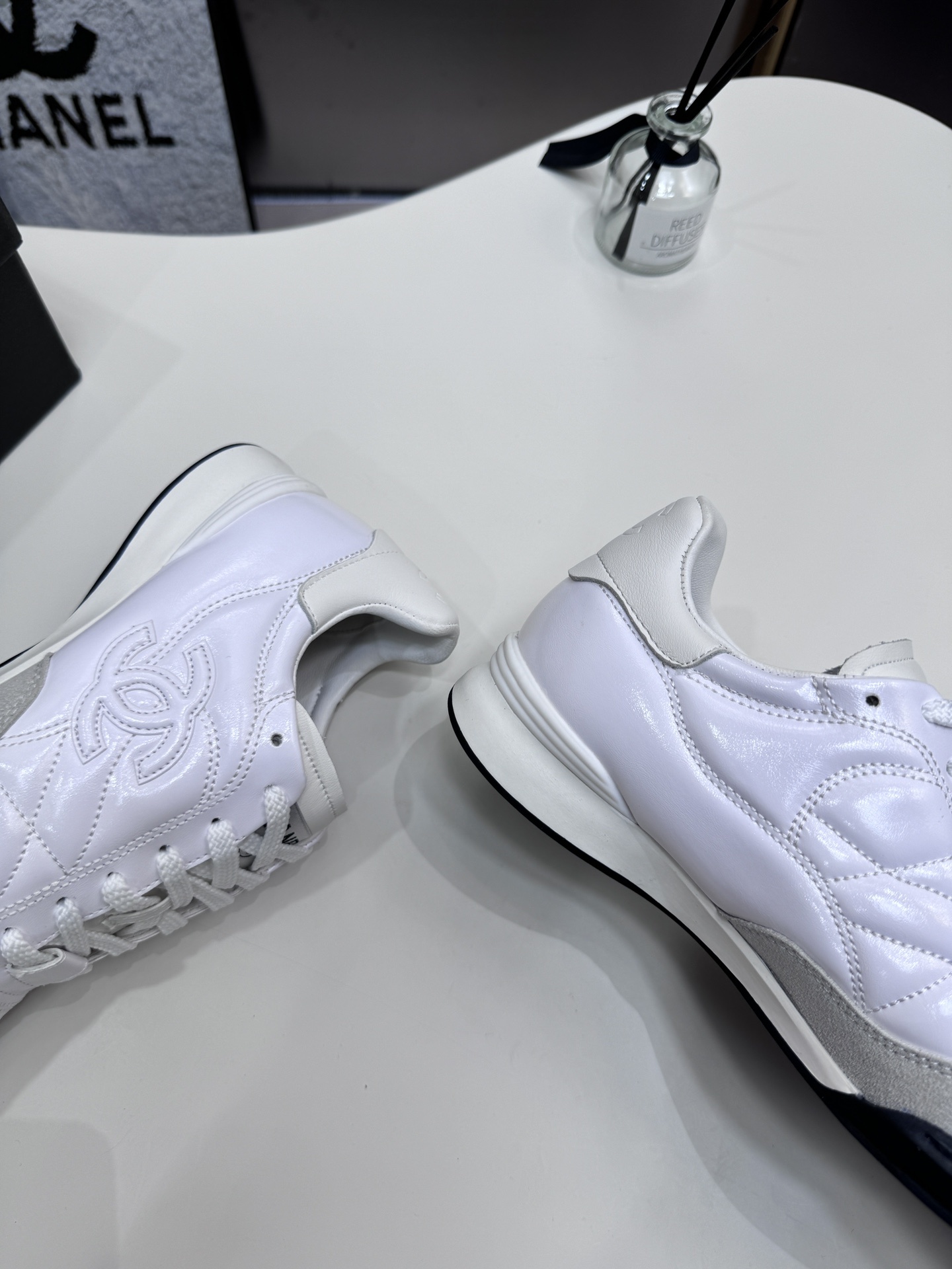 C design latest tennis shoes soft diamond pattern sports shoes