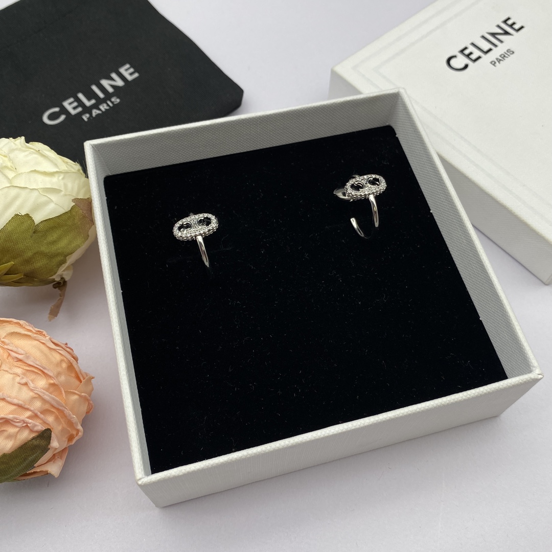 C logo  new earrings