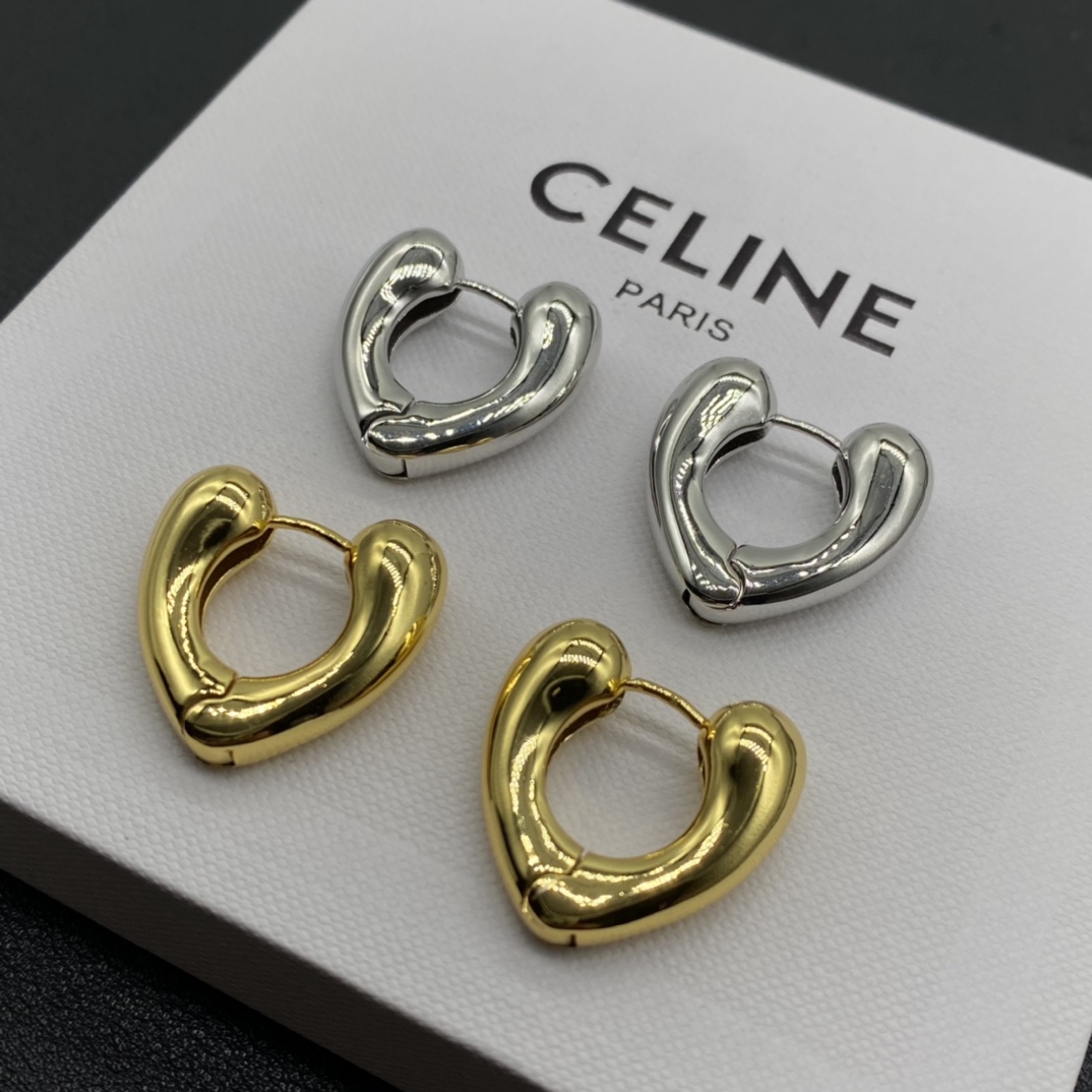 C logo  simple style earrings