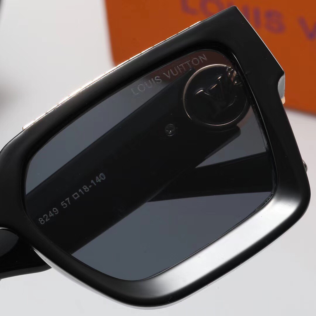 L designFashion glasses