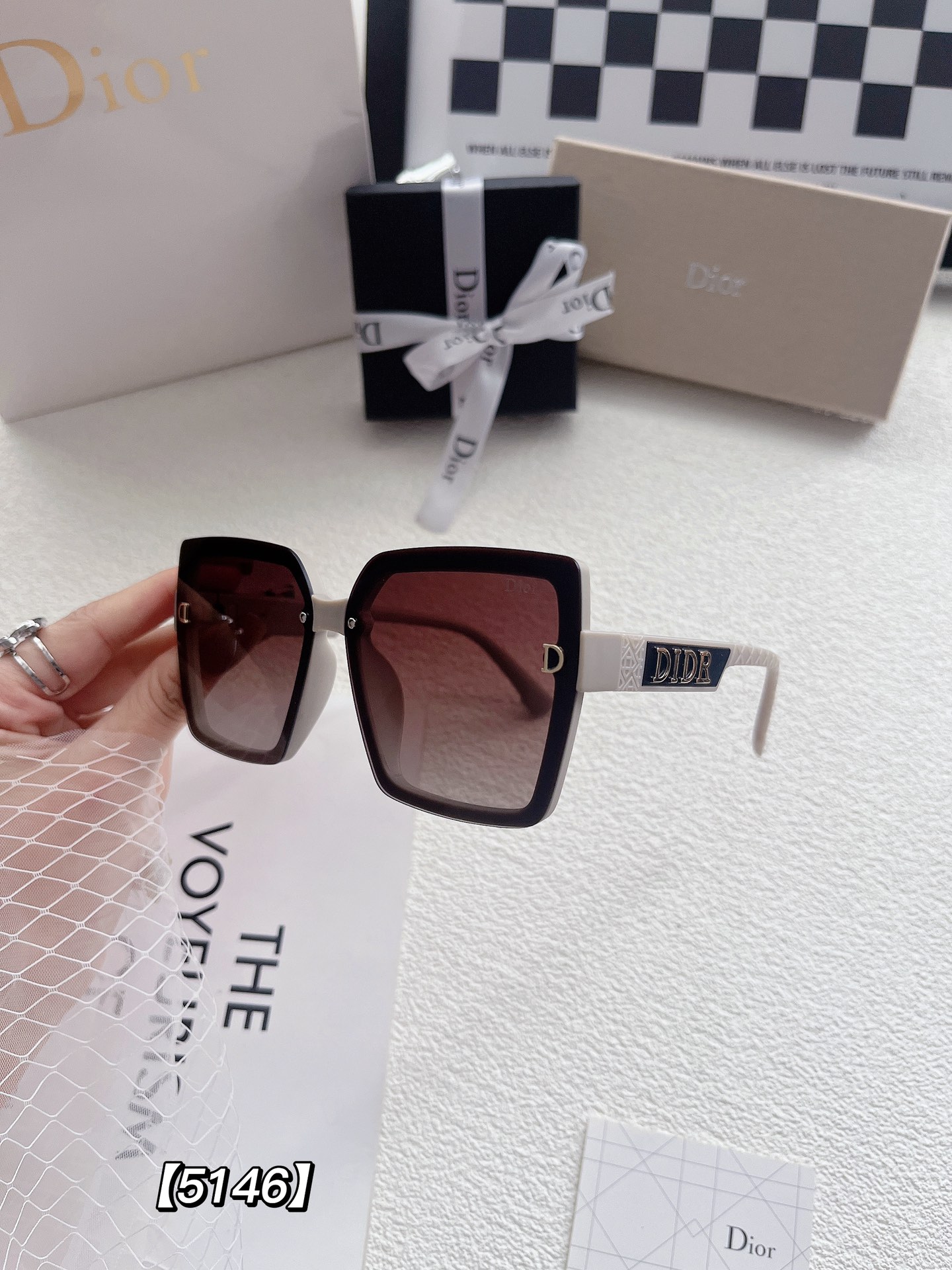 D logo fashion women sunglasses