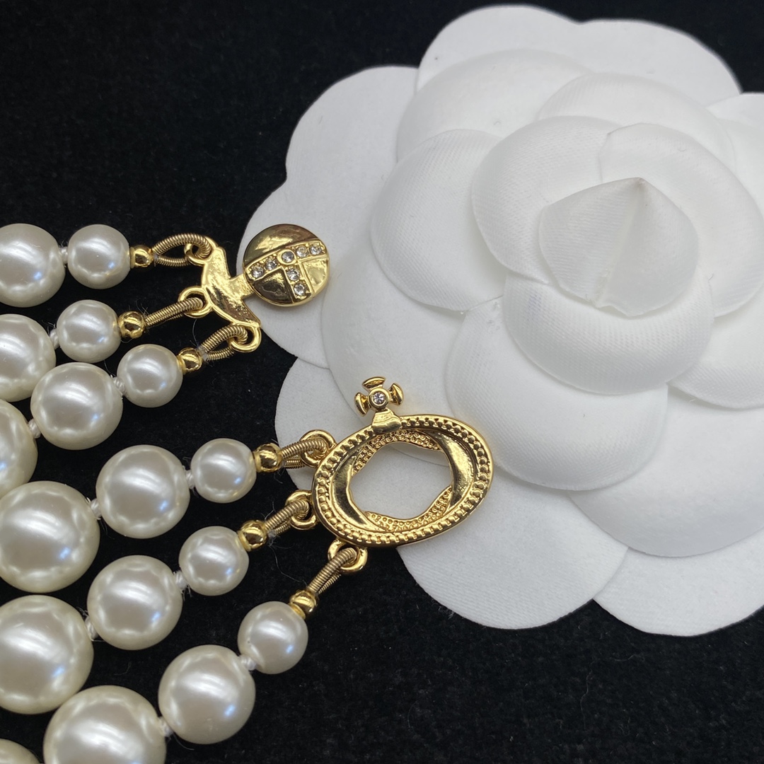 Western Queen Mother's Pearl Necklace