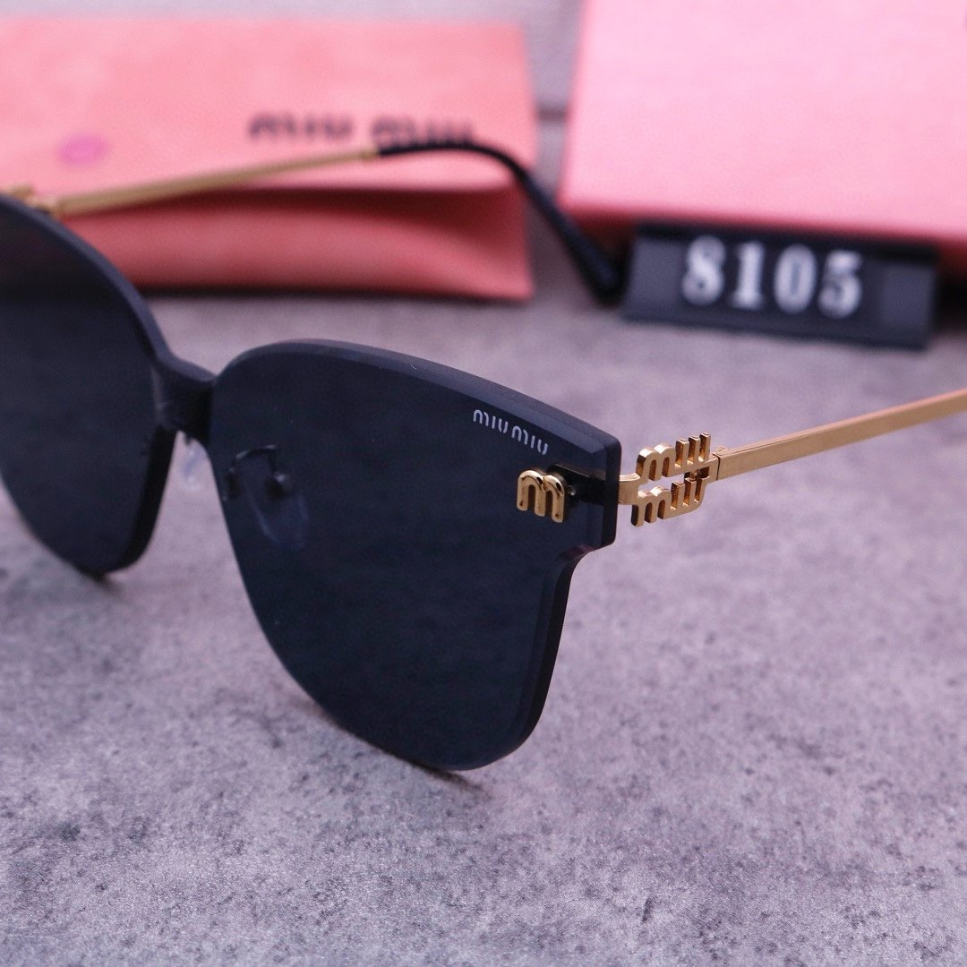 M design Fashion new sunglasses 8105