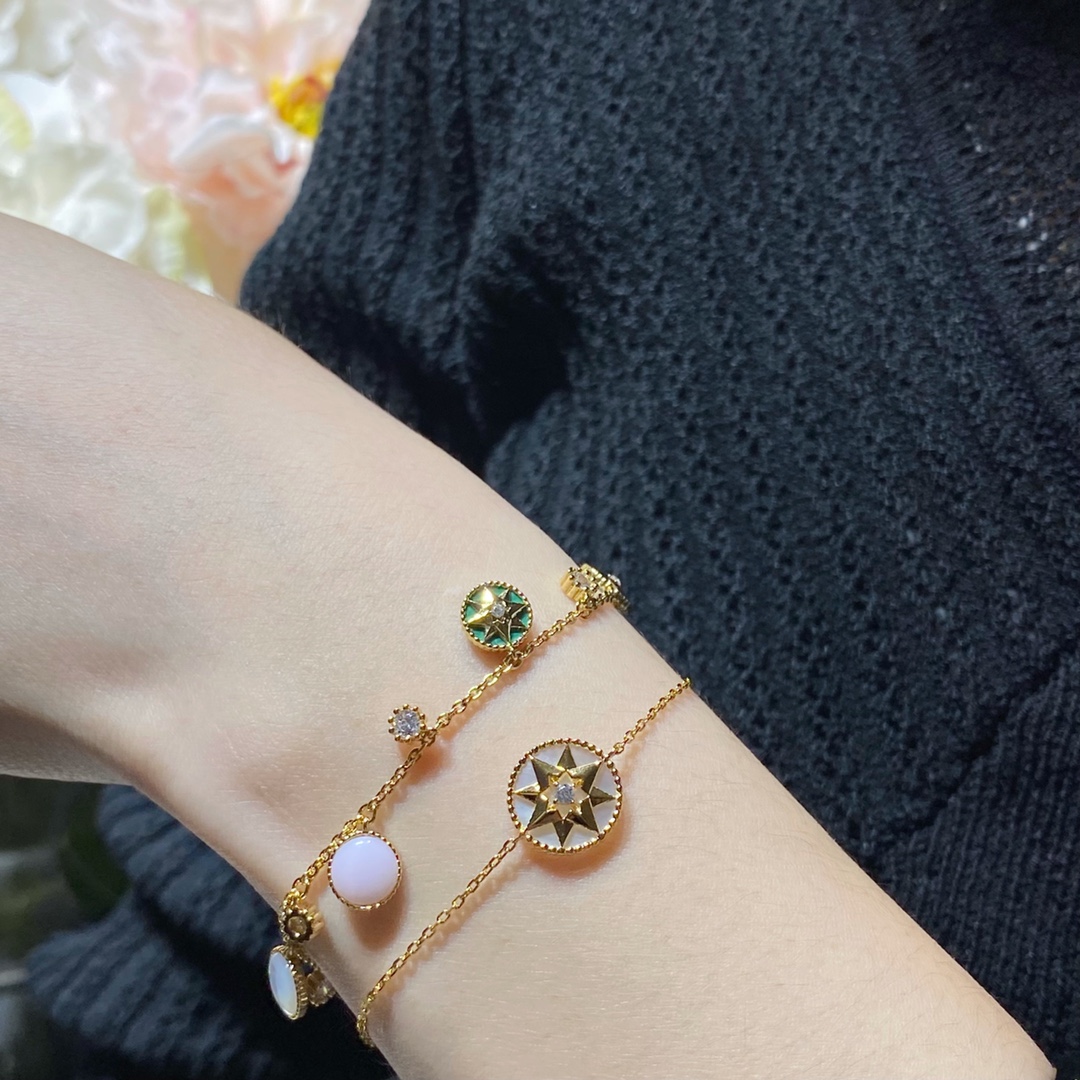 D designFive Flower Compass Bracelet