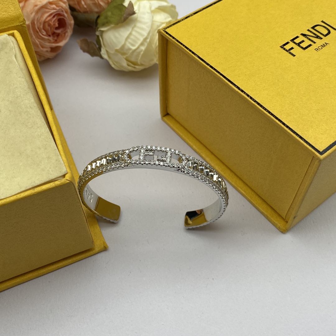 F design  new bracelet