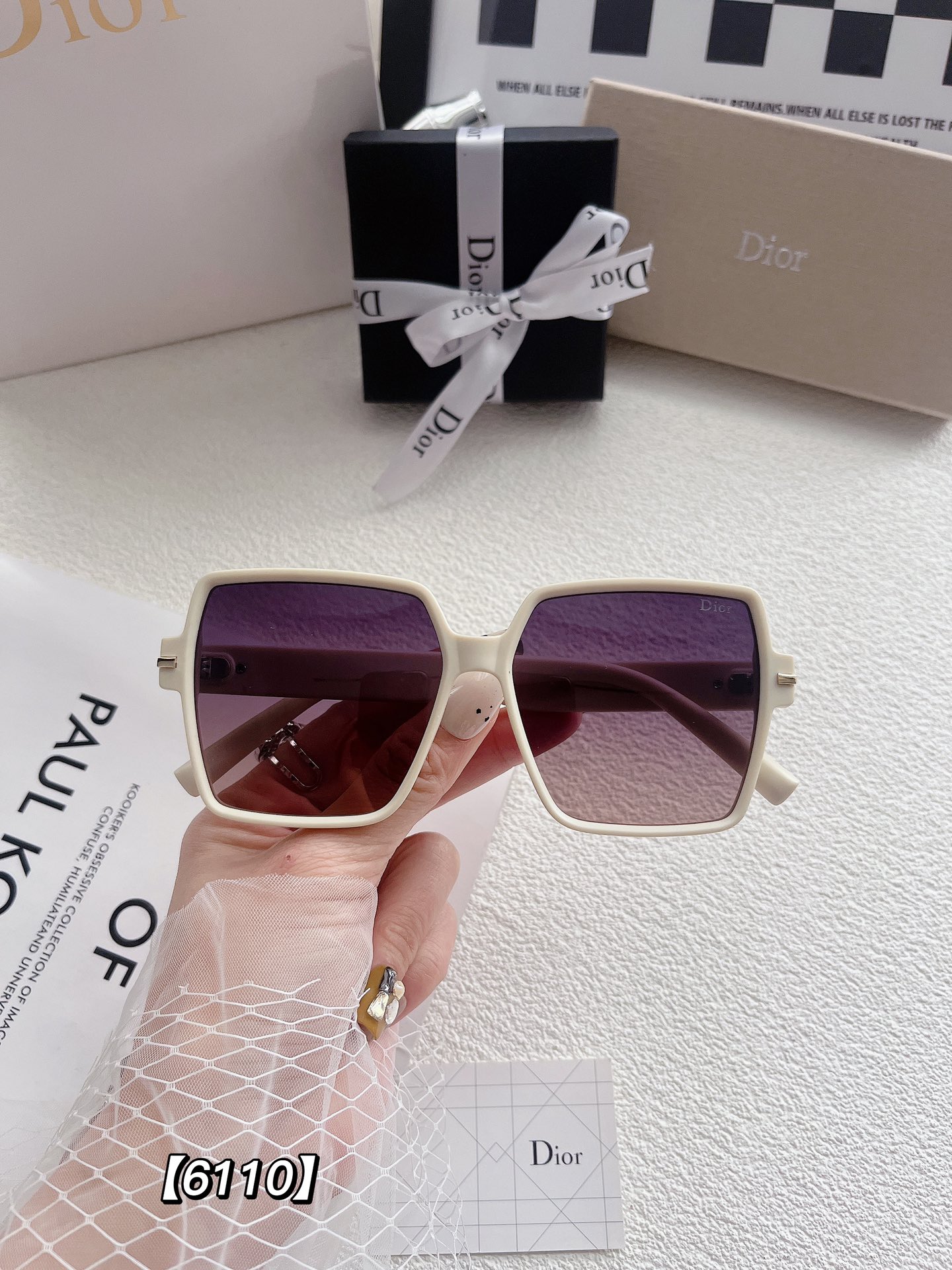 D logo fashion sunglasses