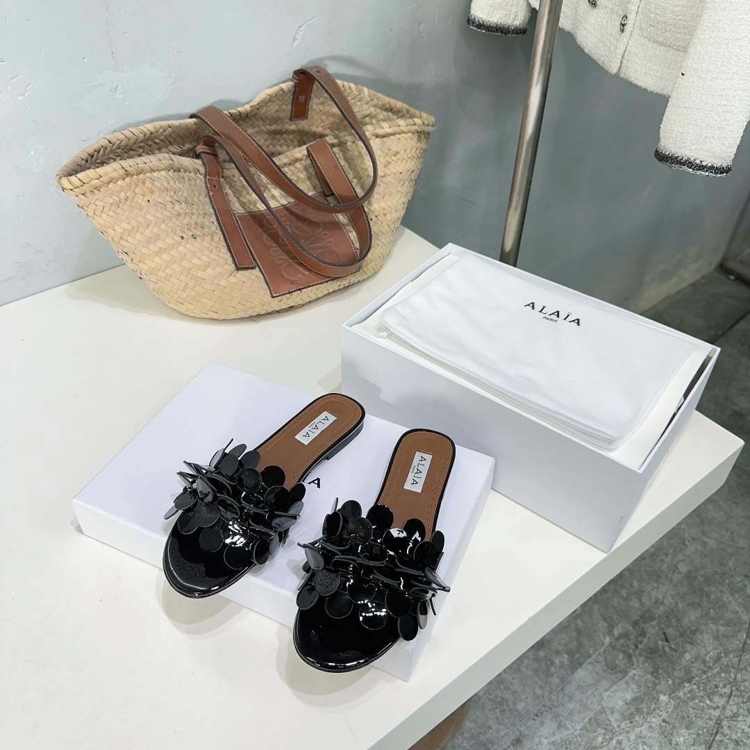 Alaia 2024 new round flower embellished flat sandals