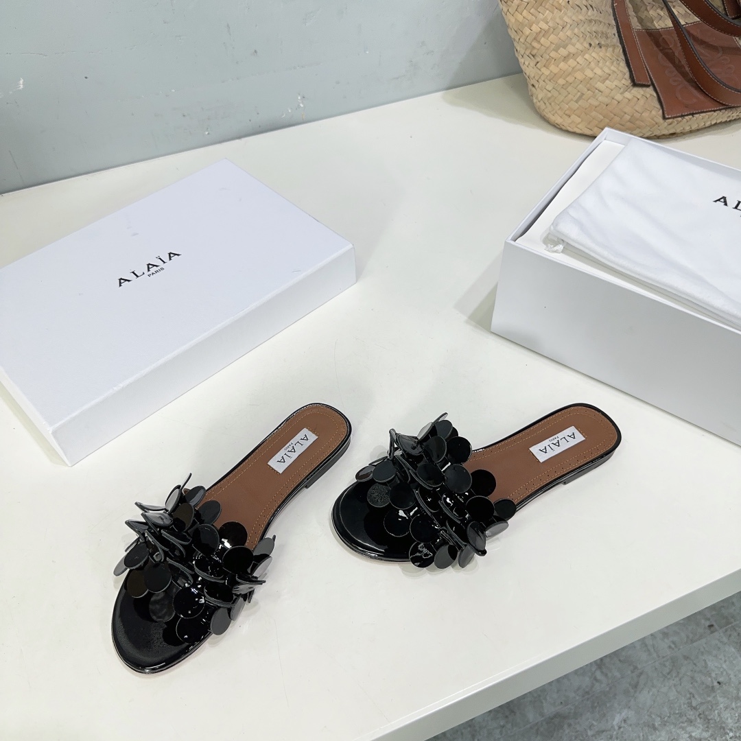 Alaia 2024 new round flower embellished flat sandals