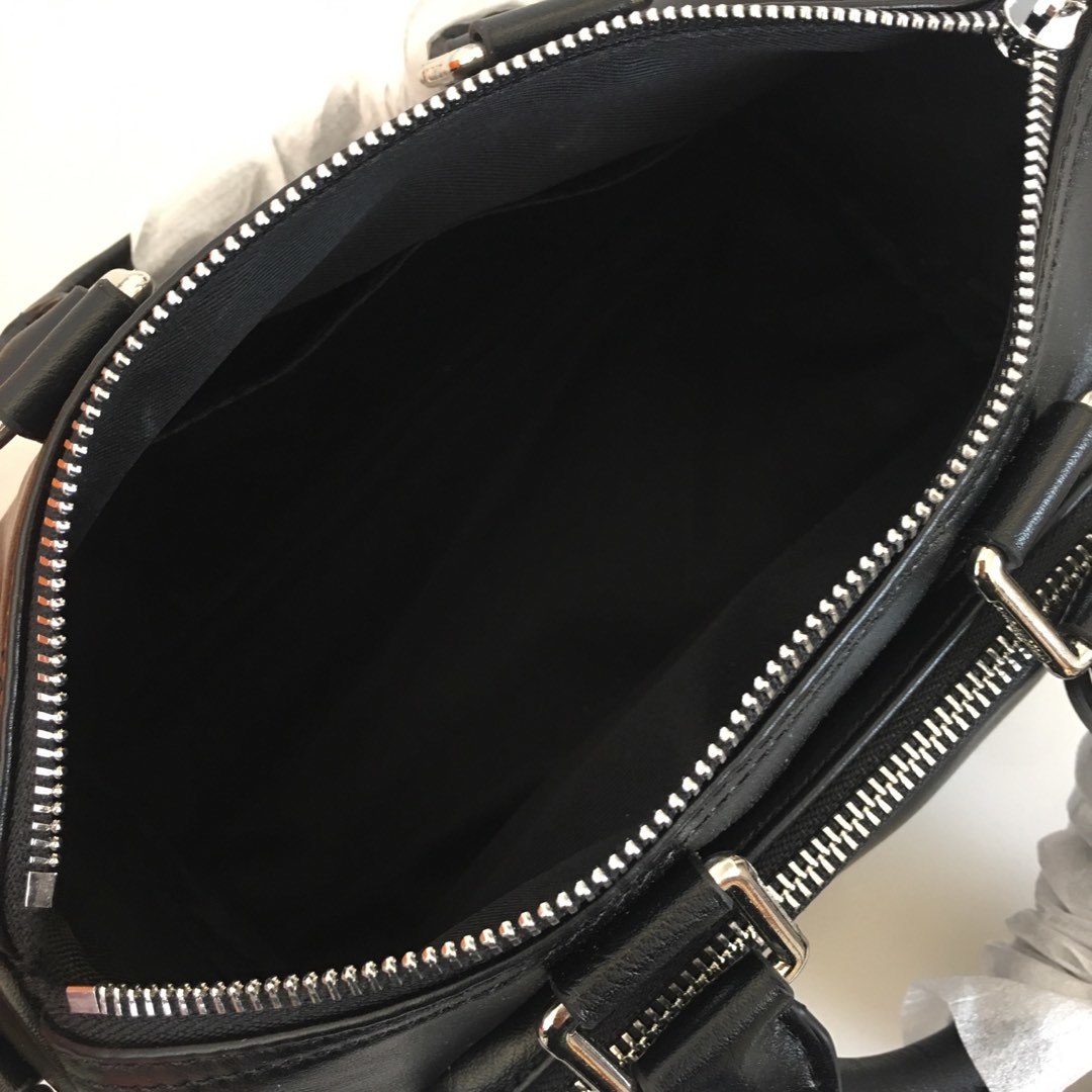 L Design Keepall Bandouli猫re 25 Women's Handbag