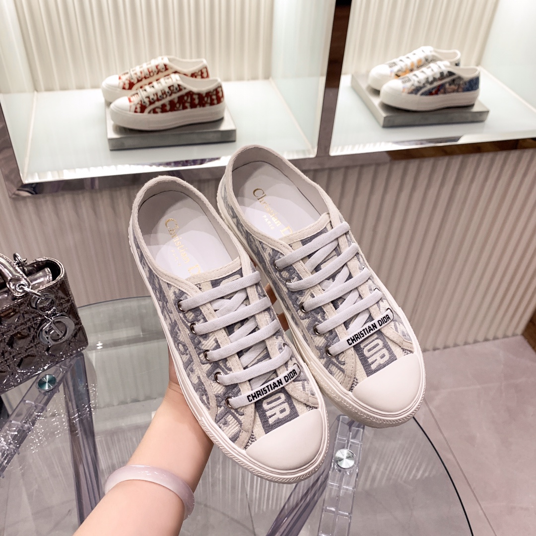 D design Trend Fashion Classic Comfy Canvas Flat Shoes