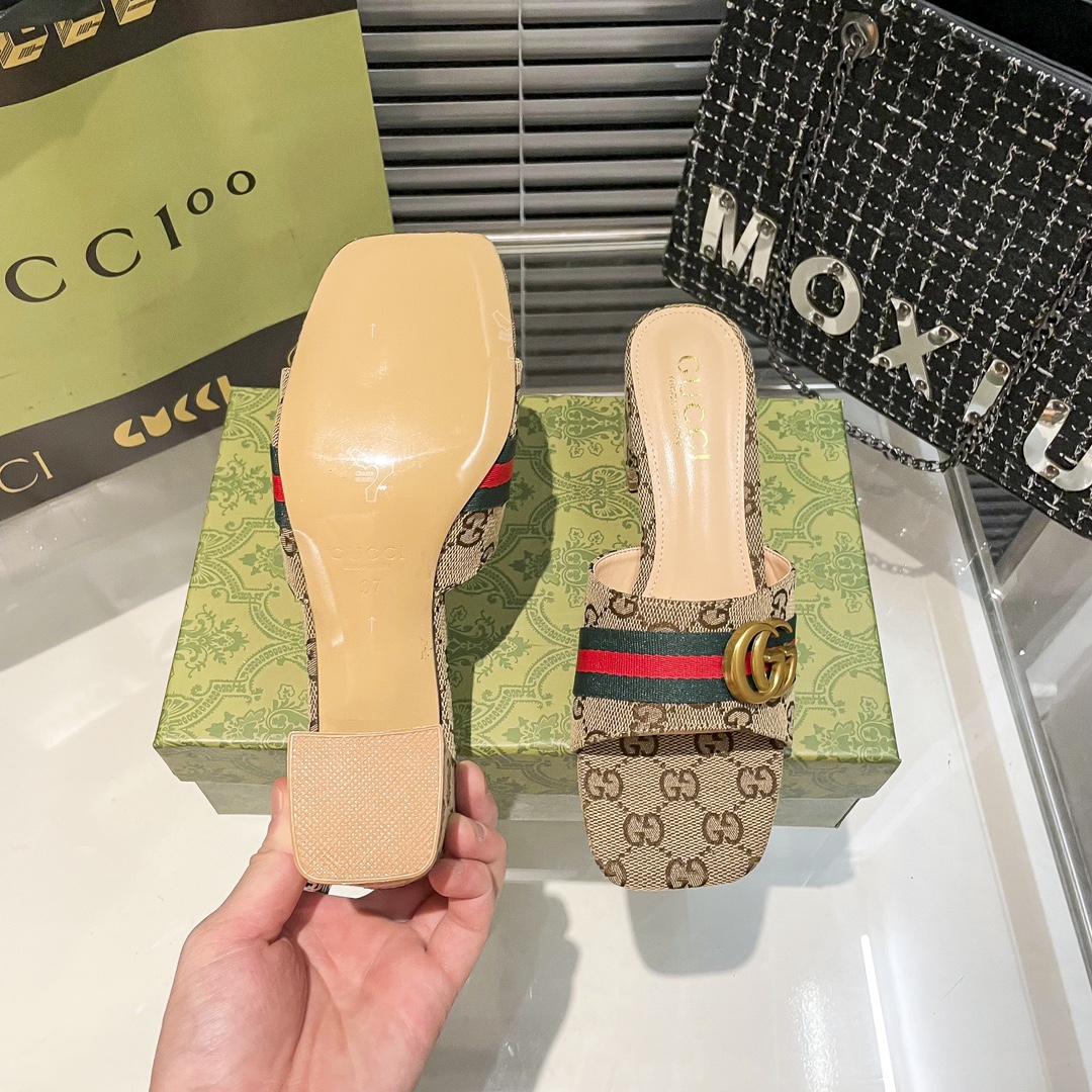 G design brand new chunky heel slippers