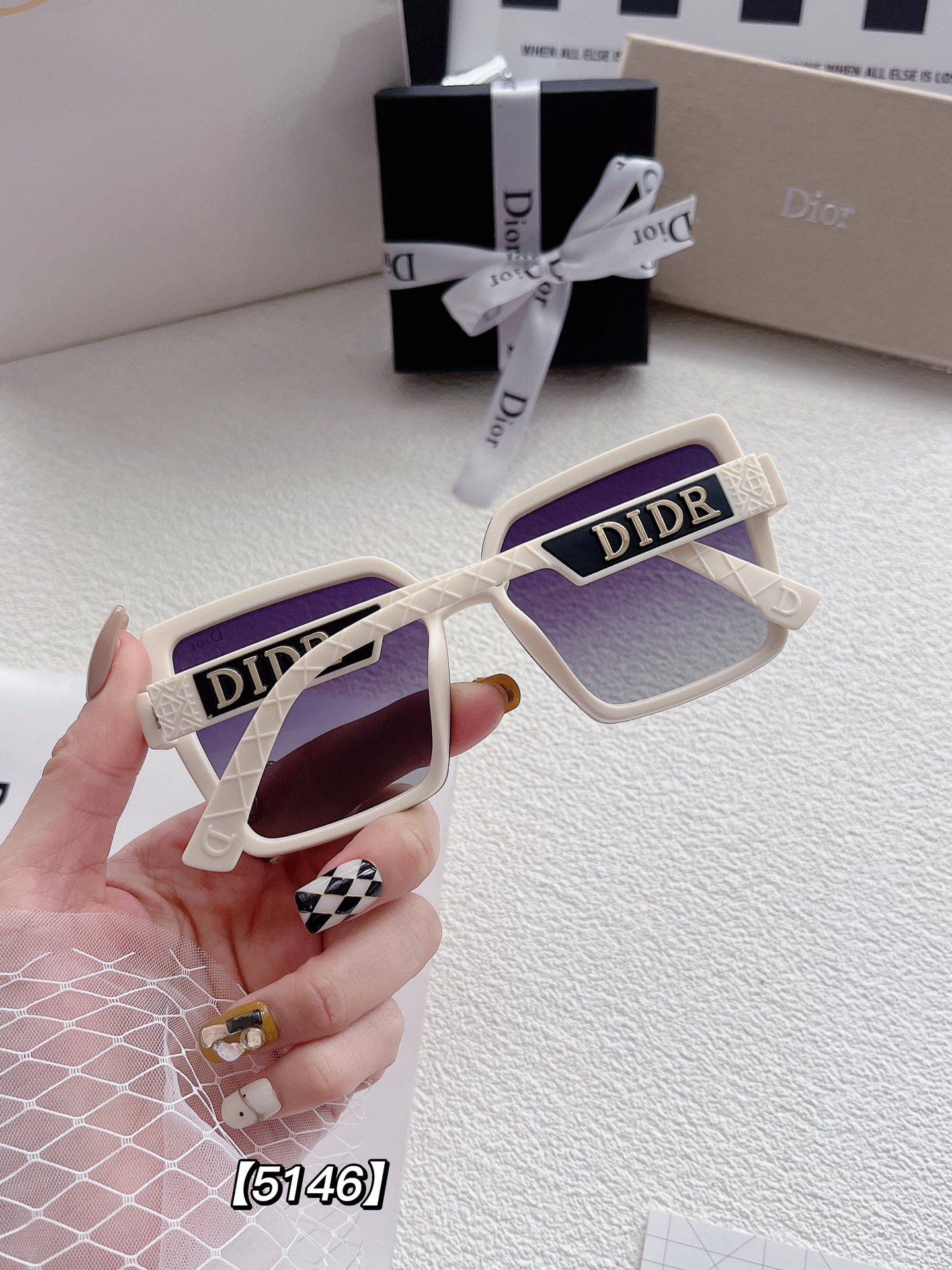 D logo fashion women sunglasses