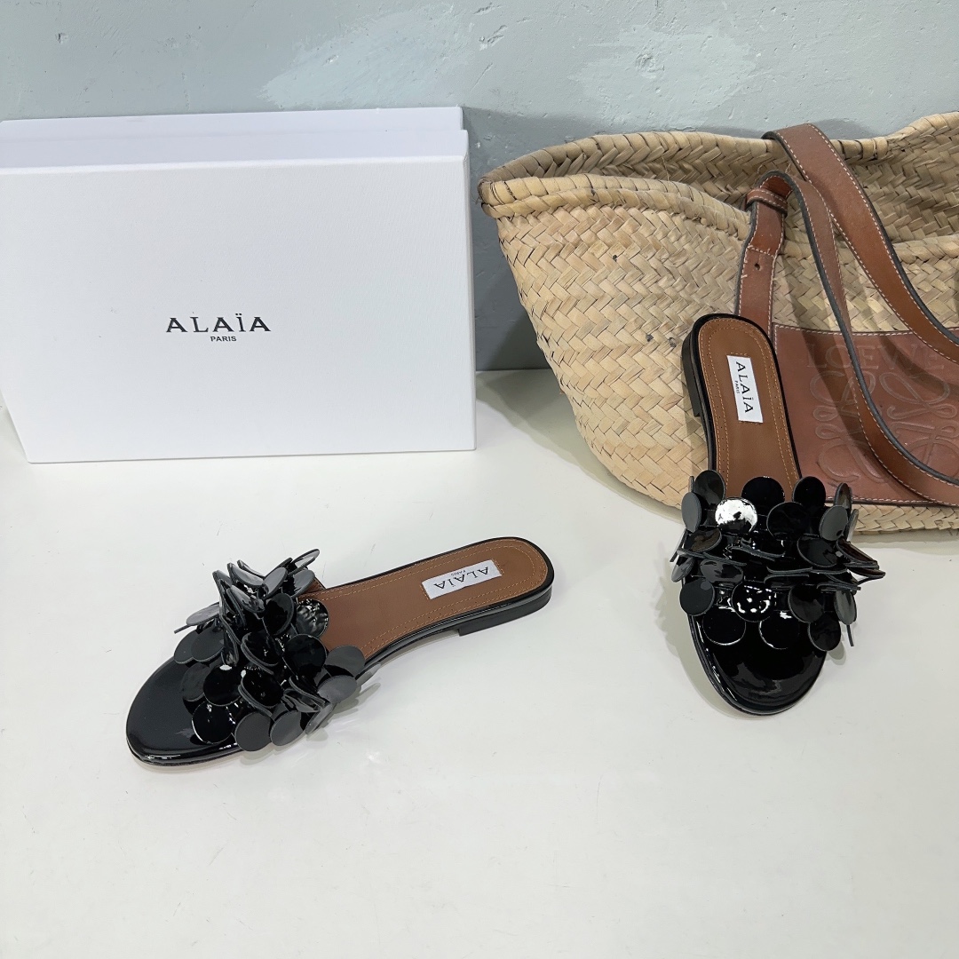 Alaia 2024 new round flower embellished flat sandals