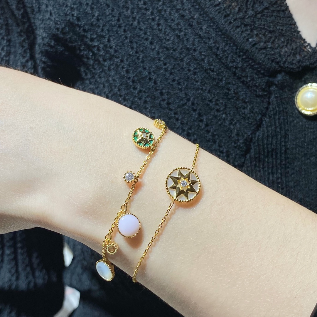 D designFive Flower Compass Bracelet