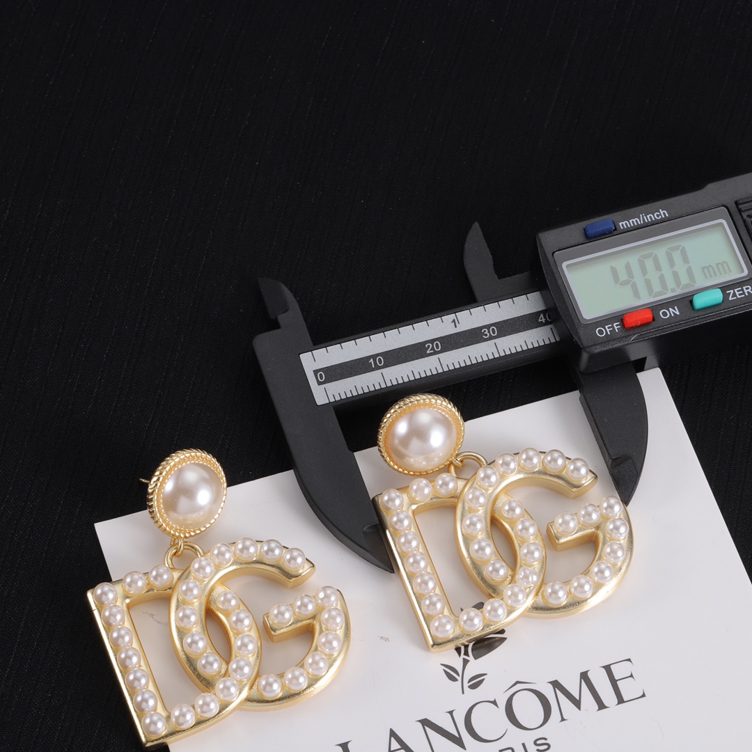 DG pearl earrings
