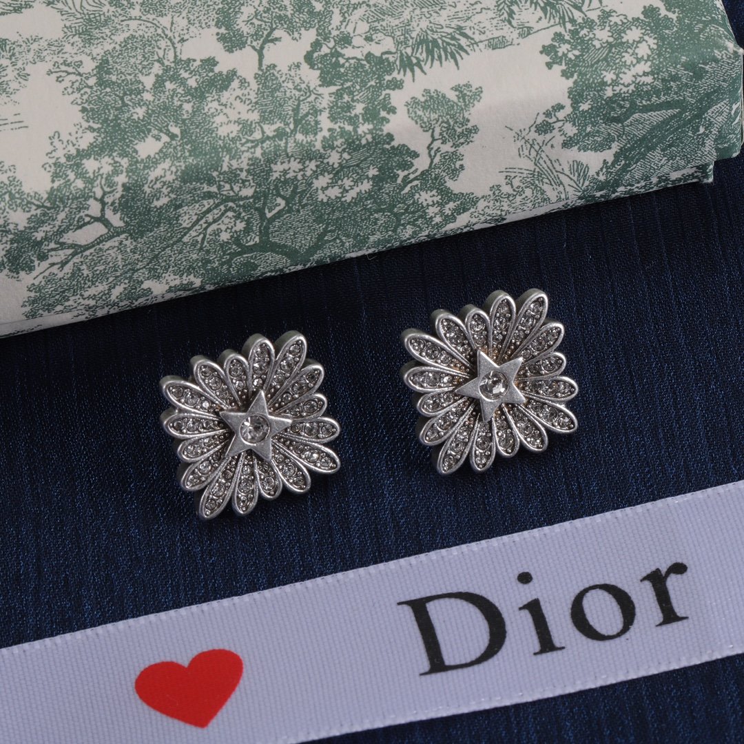 D designDiamond Earrings