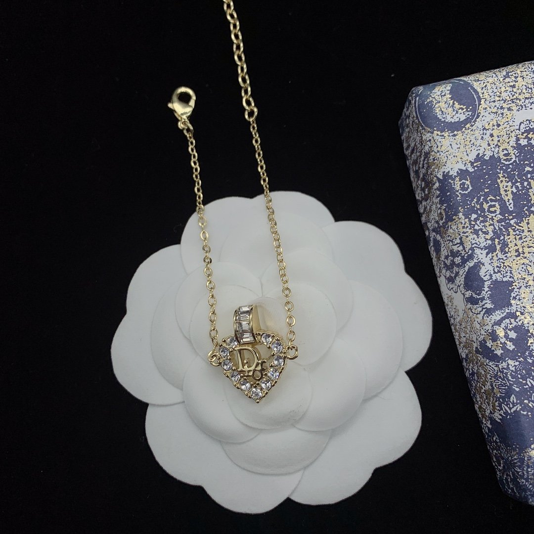 D designLove Hollow Bracelet