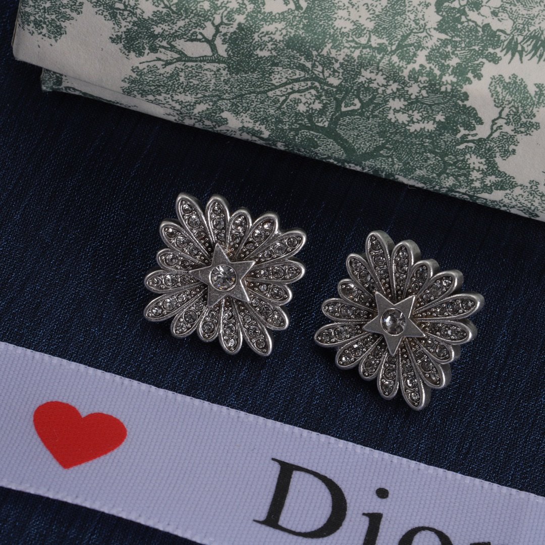 D designDiamond Earrings