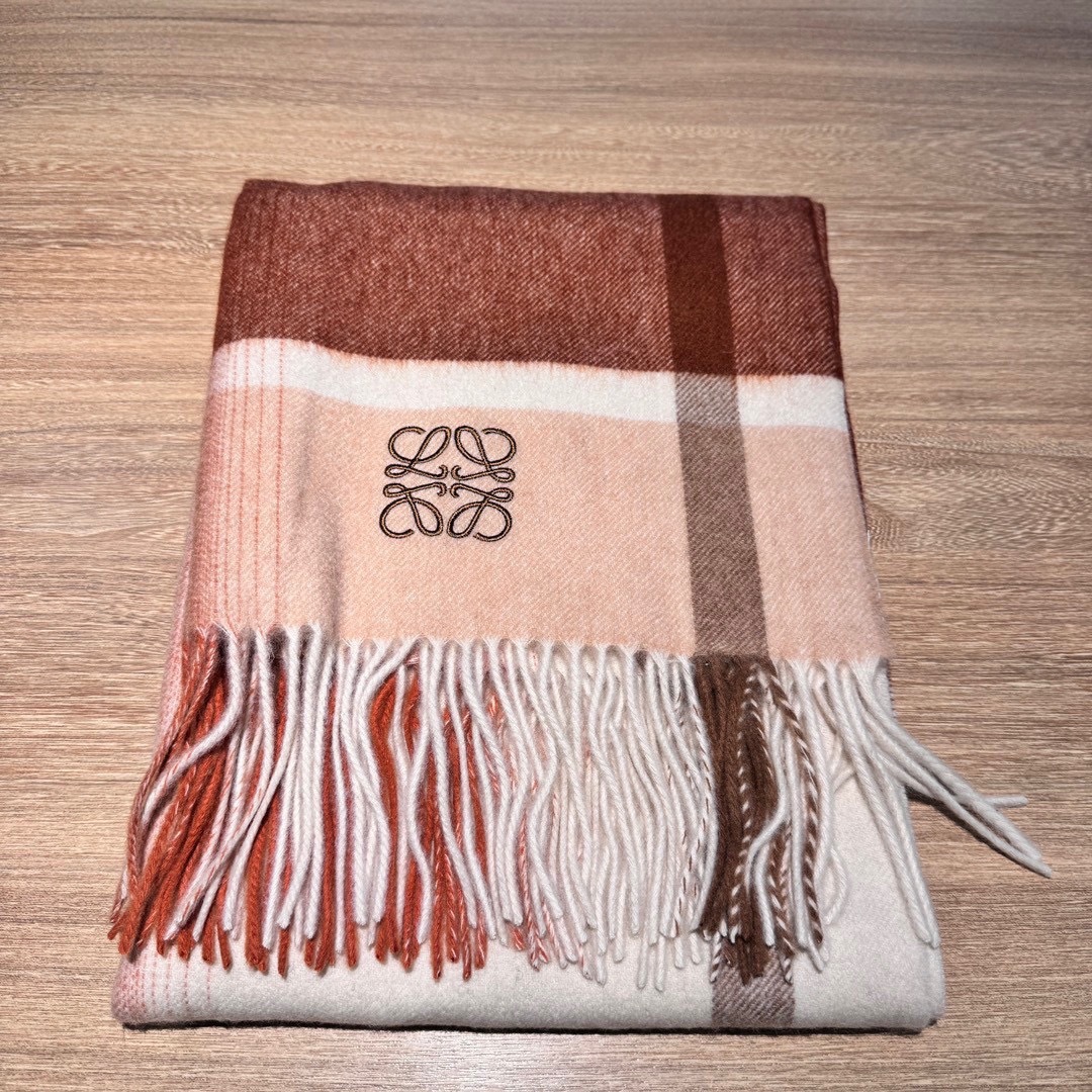 L Design 2024 Paris Fashion Show Double Face Cashmere Shawl