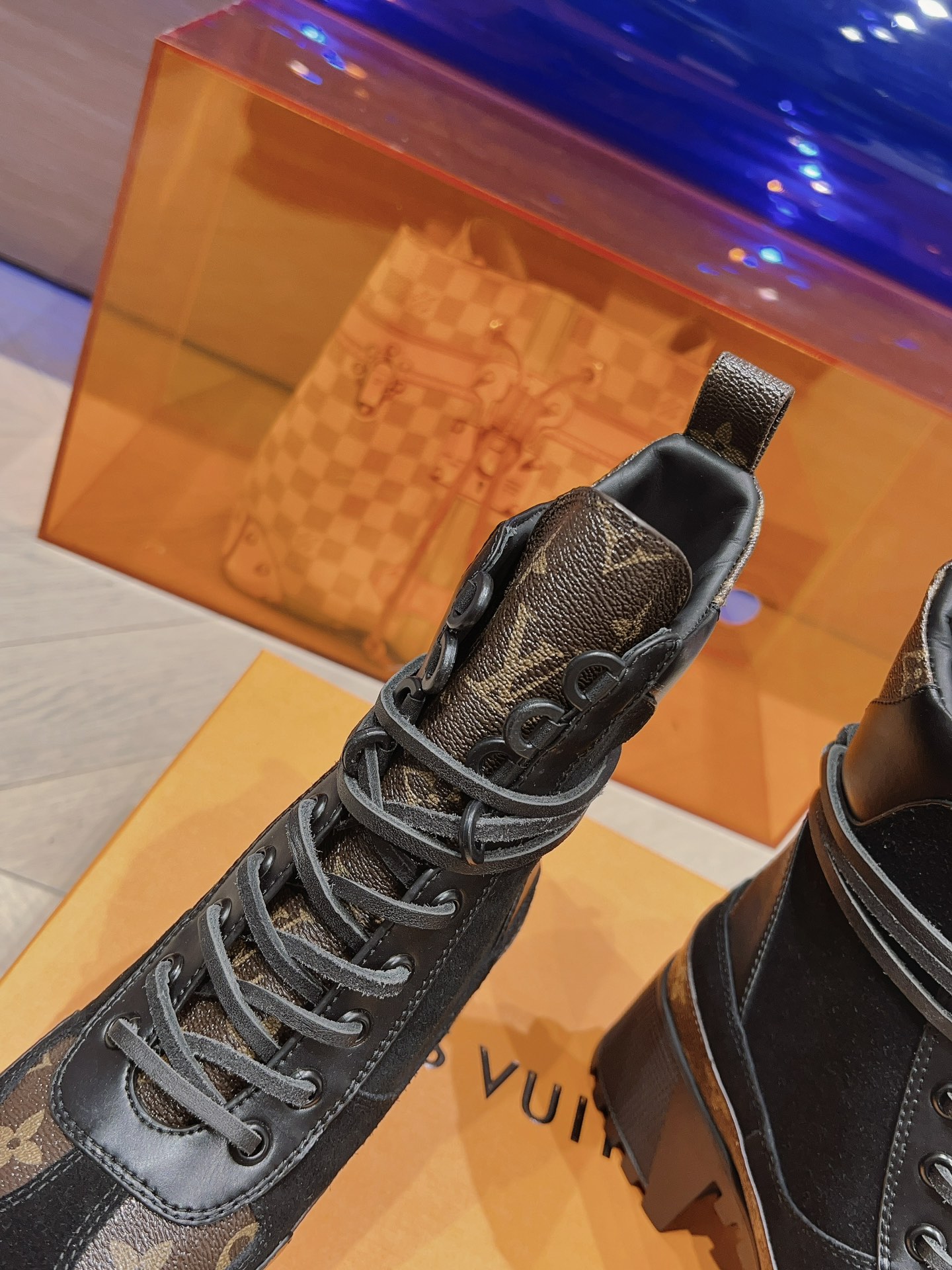 L designNew monogram chunky heel ankle boots with platform