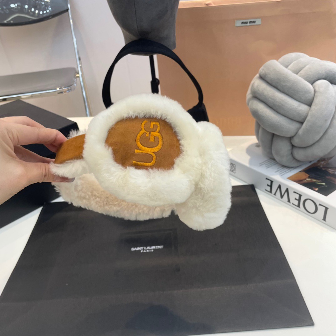 UGG New fashion Winter Plush Earmuffs Keep warm (New arrival)