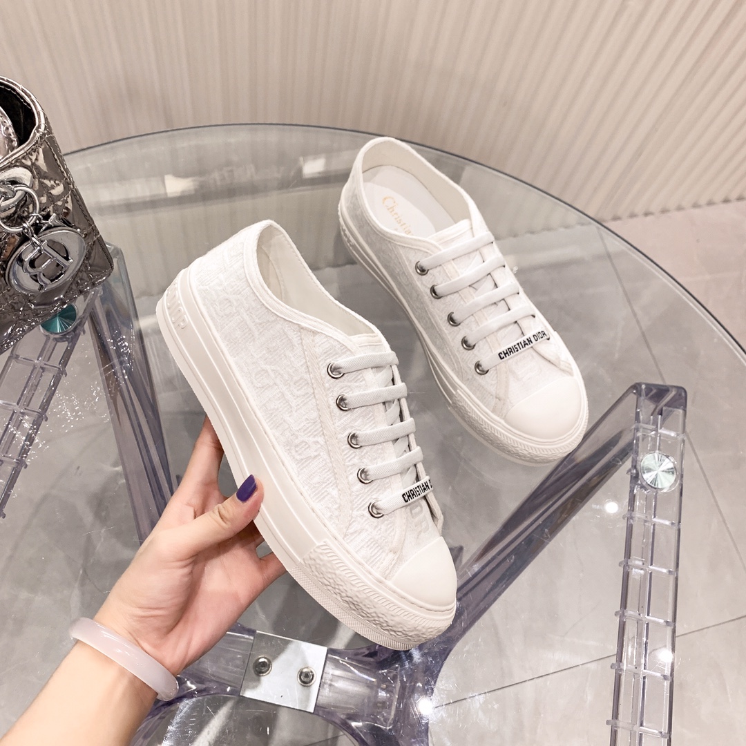 D design Trend Fashion Classic Comfy Canvas Flat Shoes