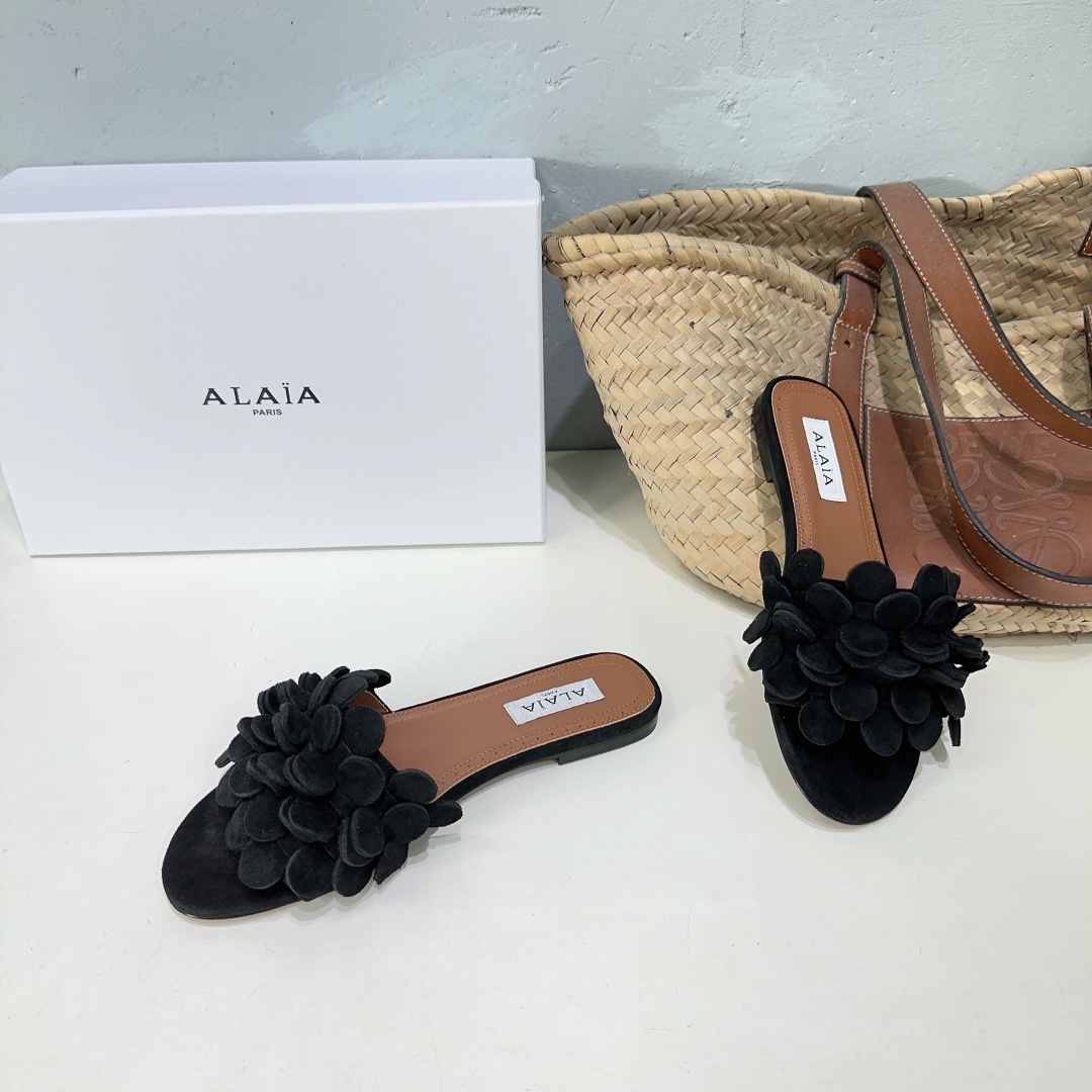 Alaia 2024 new round flower embellished flat sandals