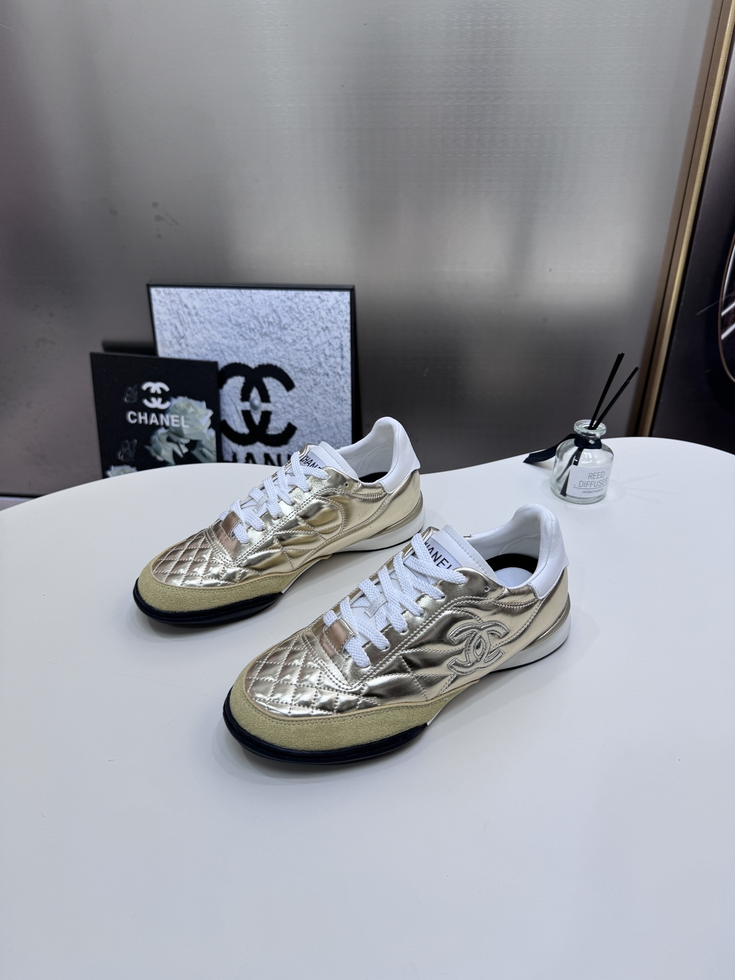 C design latest tennis shoes soft diamond pattern sports shoes