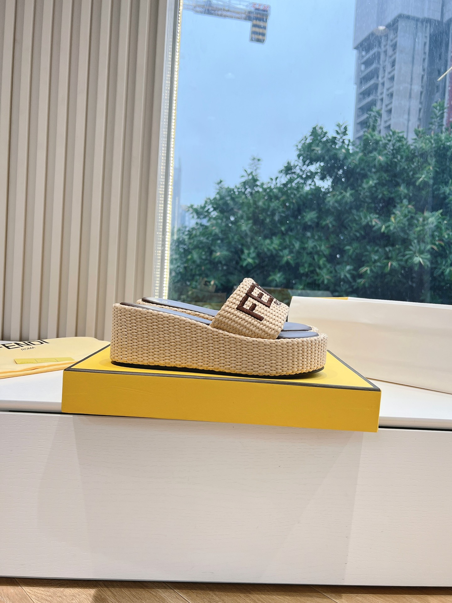 F design 's new season woven slippers