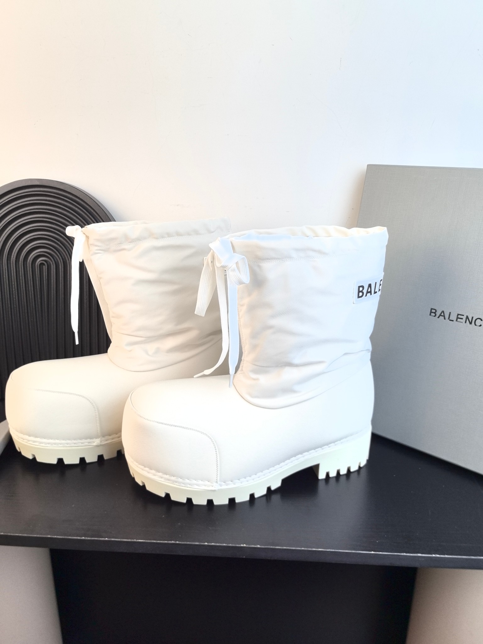 Balencia design latest Skiwer Snow boots higher edition