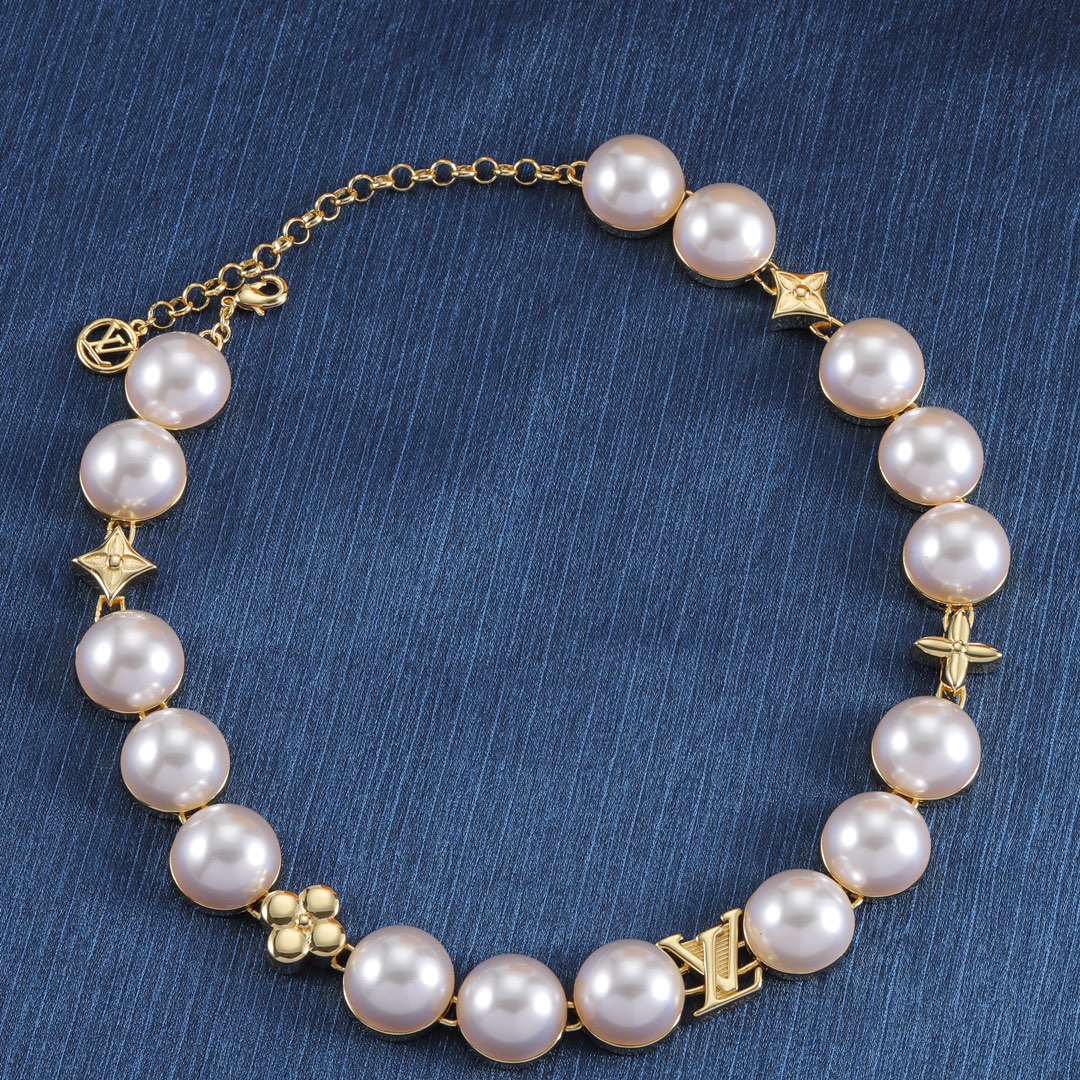 L designpearl necklace
