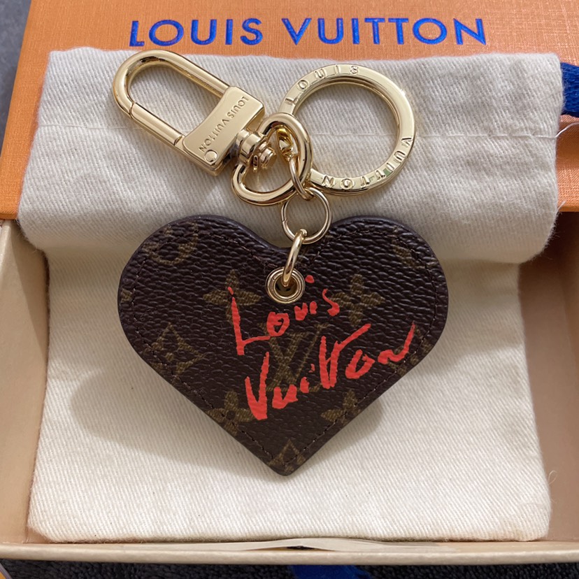 L design  heart shaped keychain