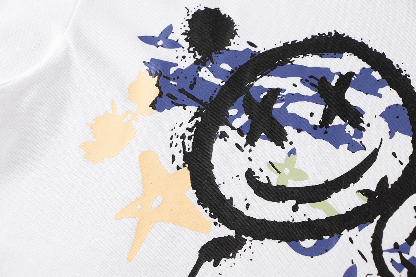 L design  short sleeve T-shirt