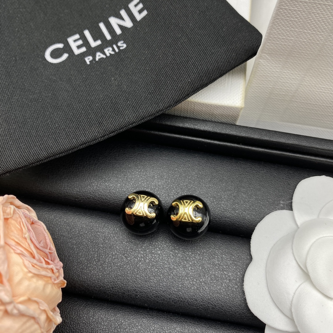 C logo  new earrings
