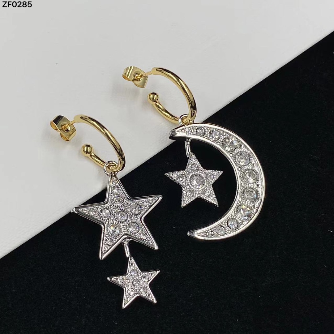 New C logo  Earrings