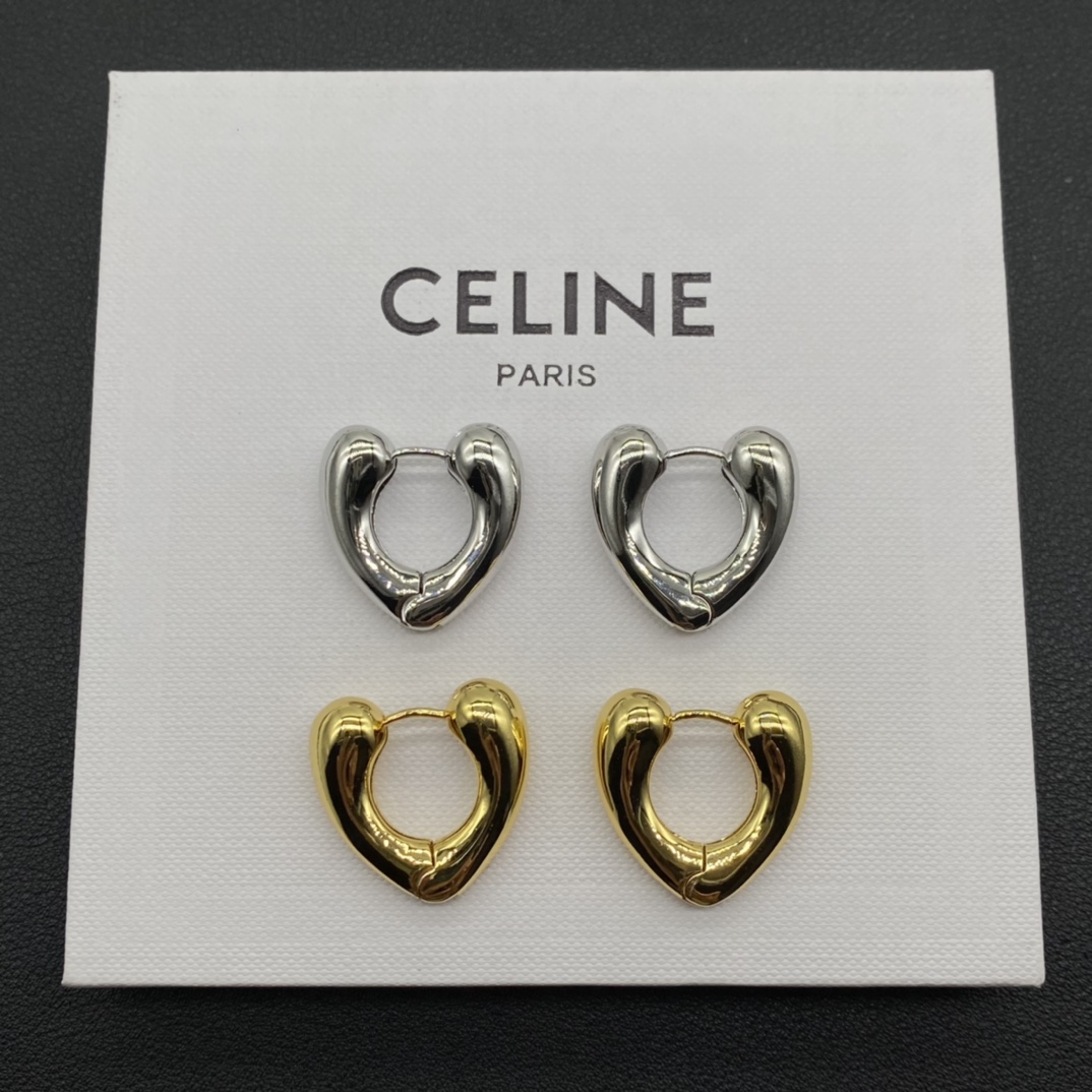 C logo  simple style earrings