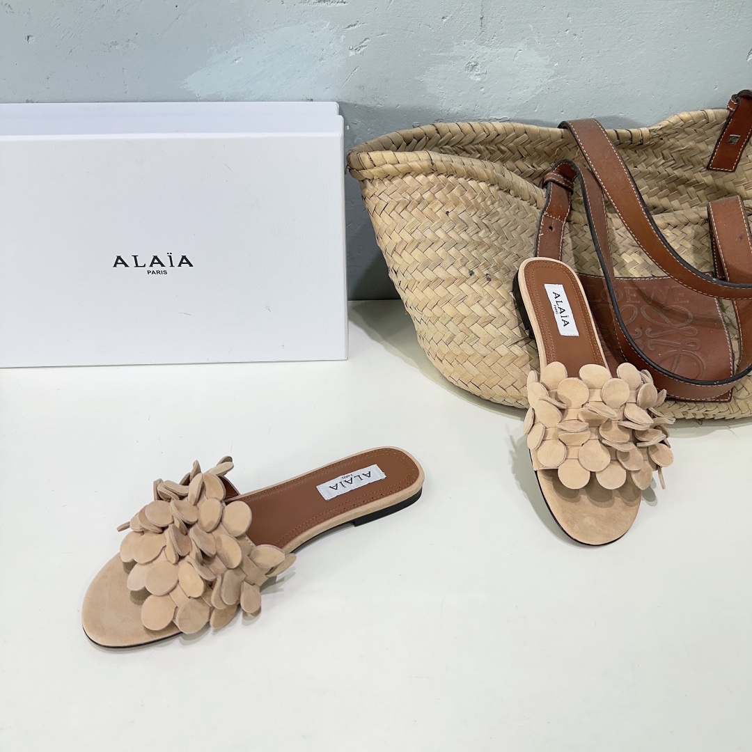 Alaia 2024 new round flower embellished flat sandals