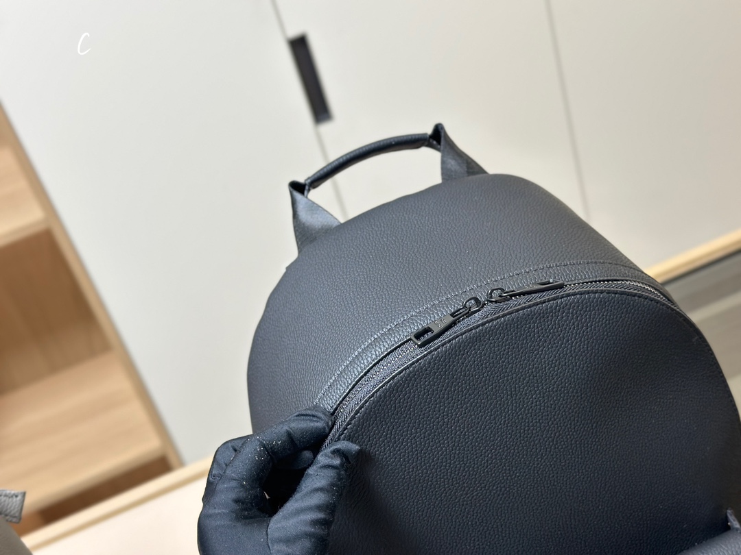 L designDiscovery Backpack for Men and Women