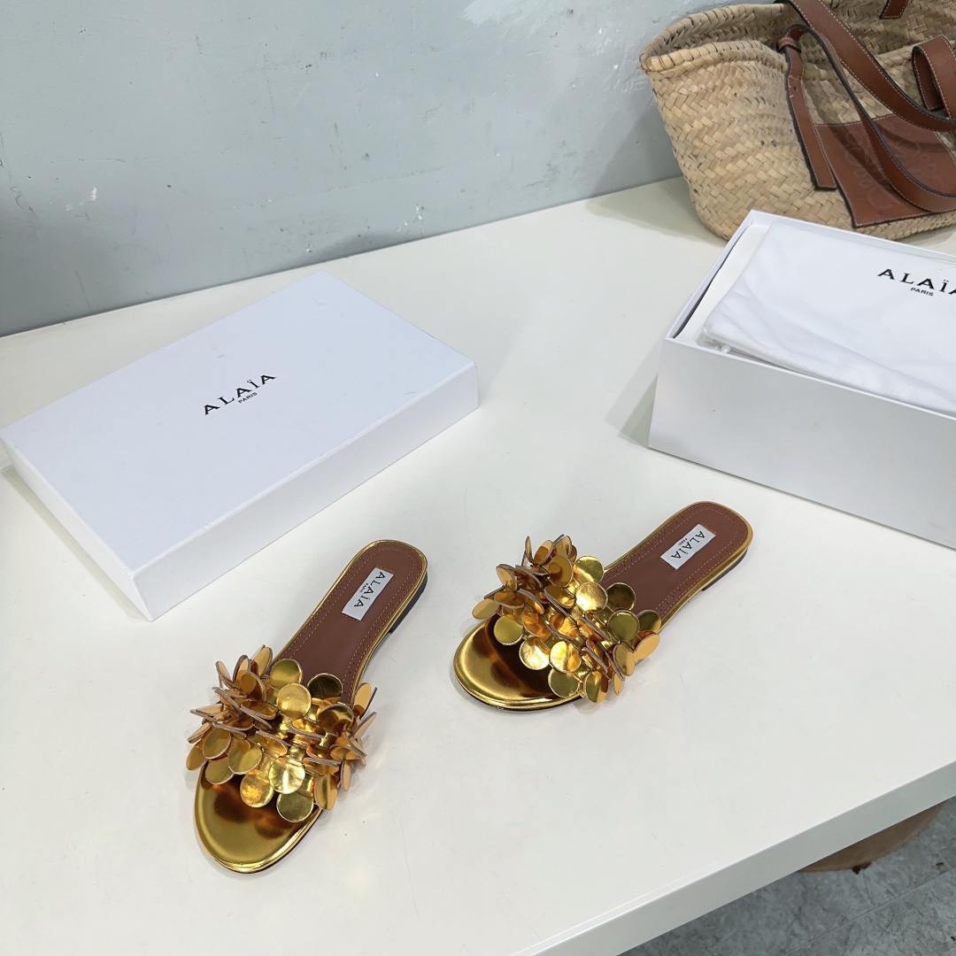 Alaia 2024 new round flower embellished flat sandals