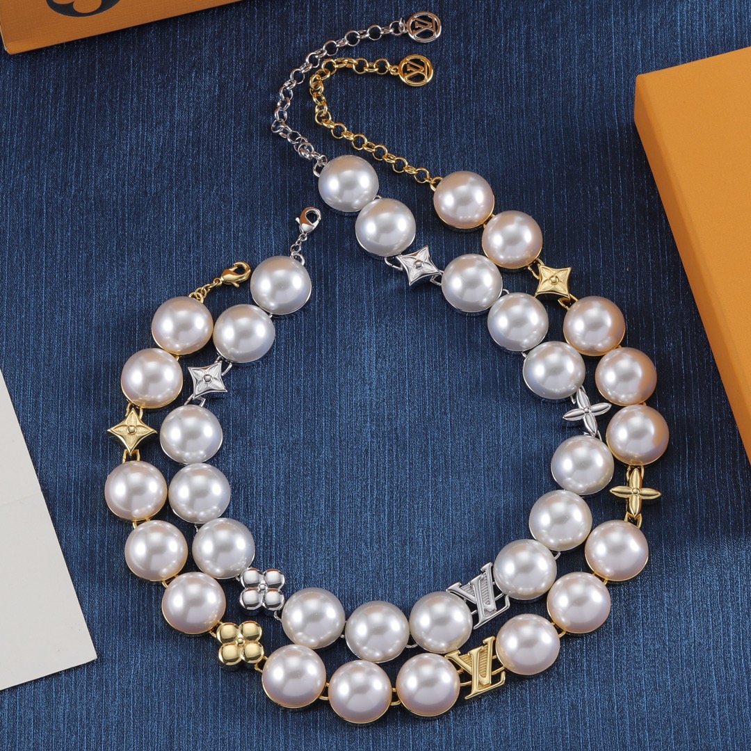 L designpearl necklace