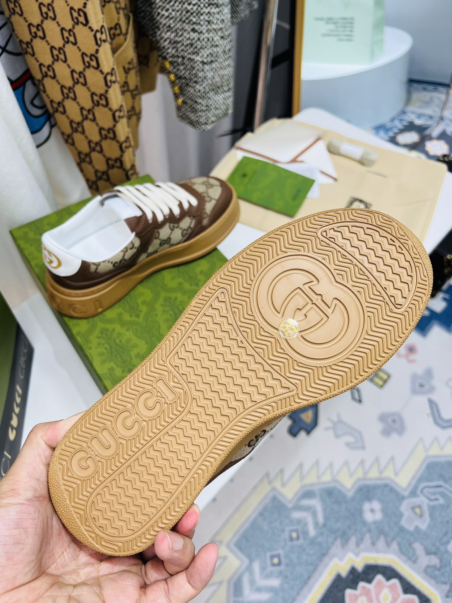 G design  Chunky B women's sneakers