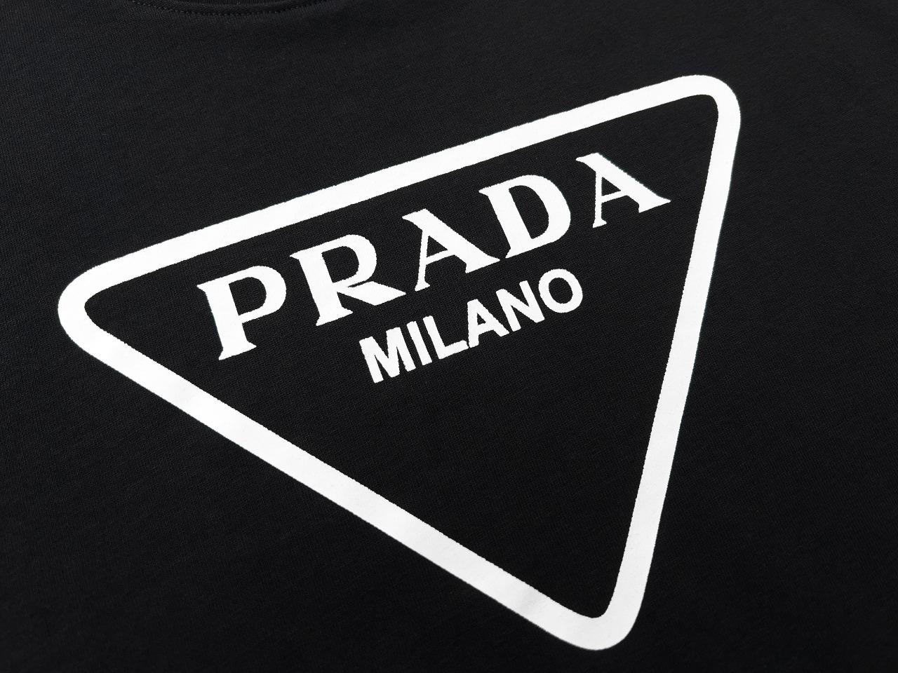 P design Luxury Design Summer Round Collar Black Classic Unisex T-shirt