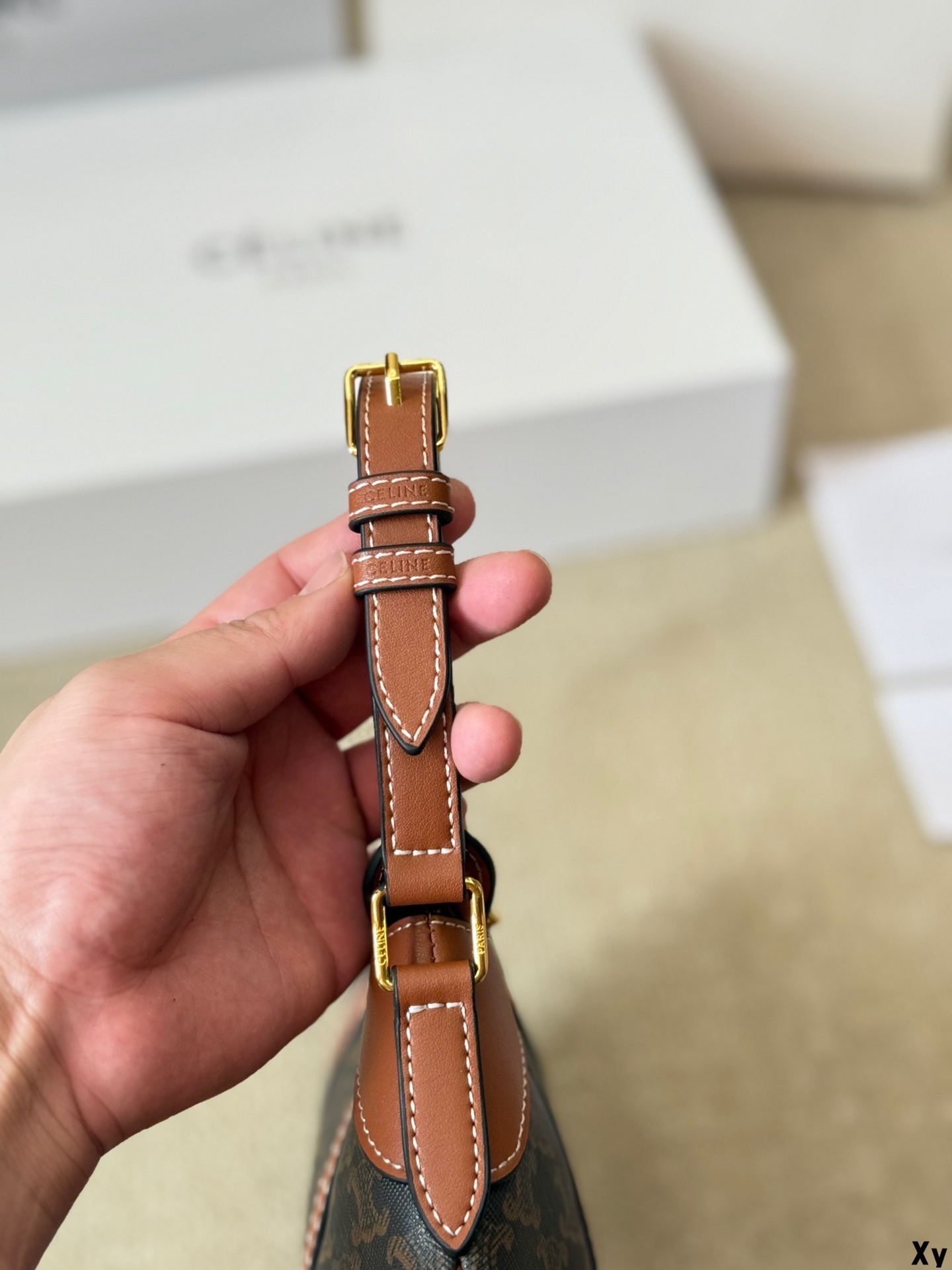 C Design's latest niche printed striped HOBO handbag