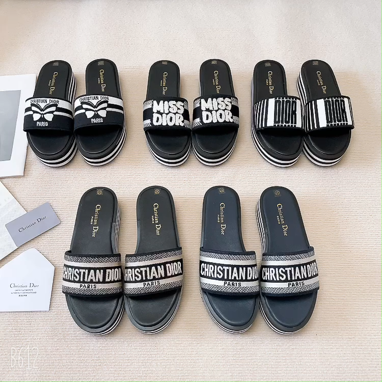 D  thick-soled embroidered slippers