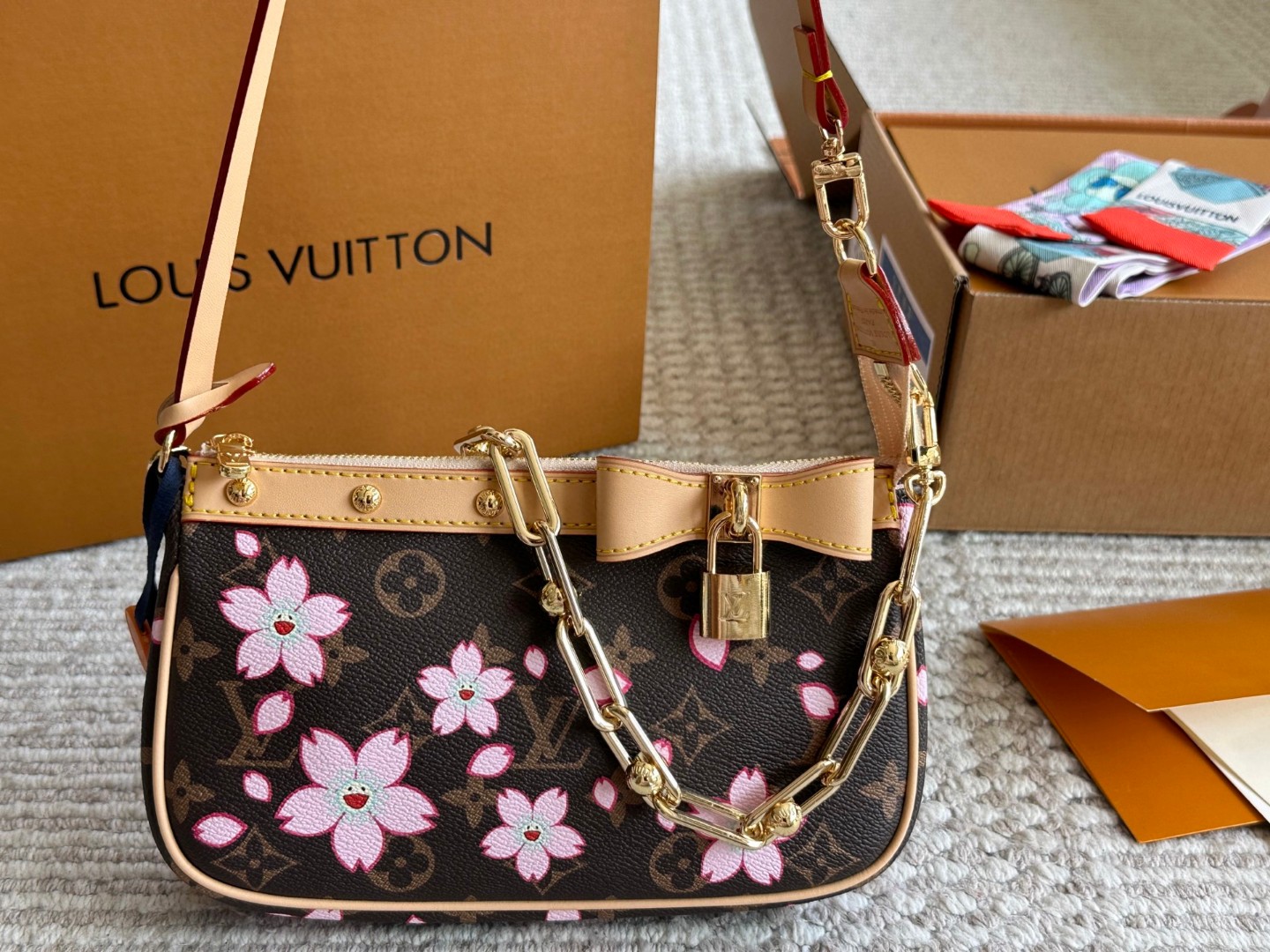 L design classic versatile shopping bag