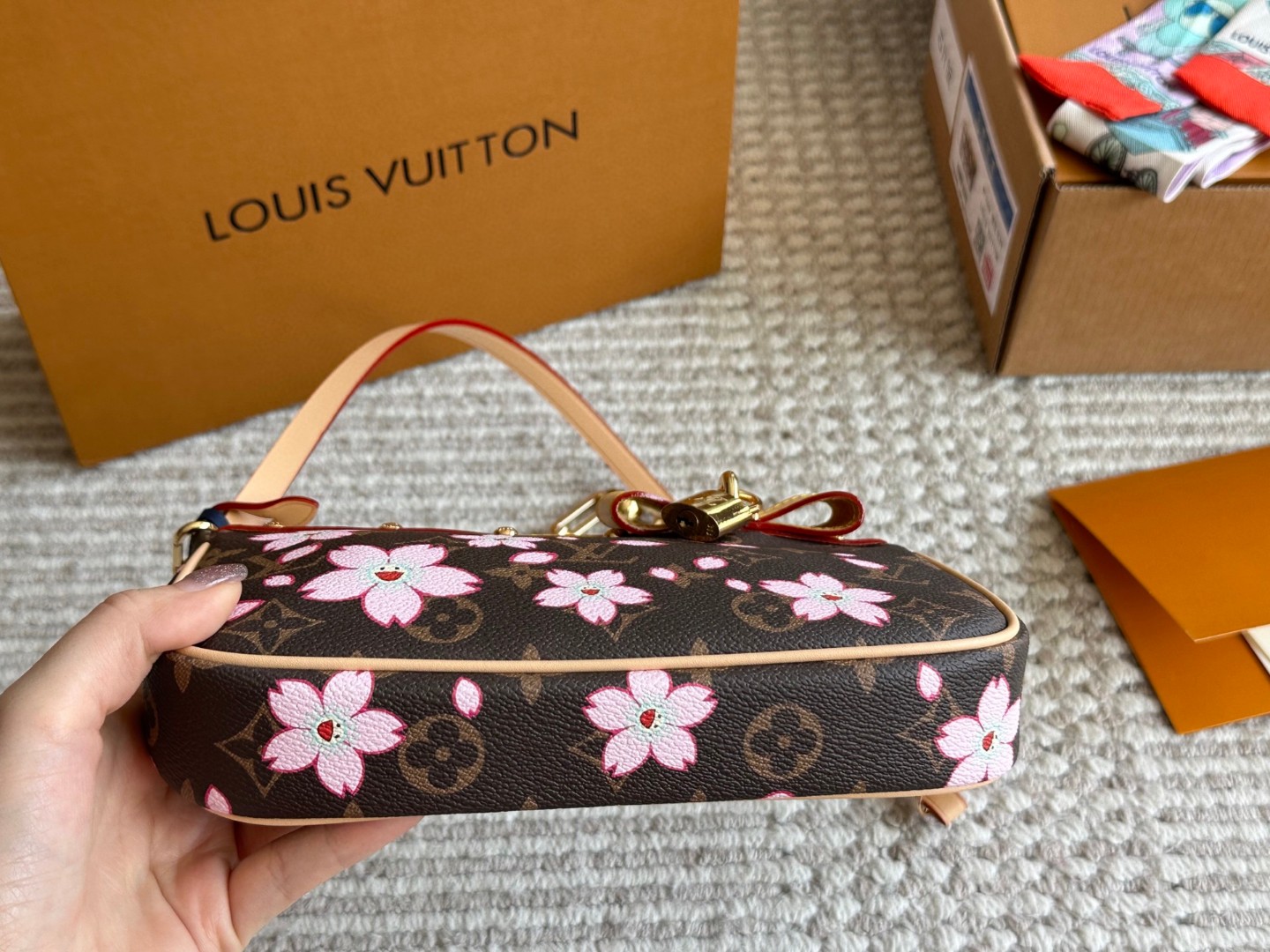 L design classic versatile shopping bag