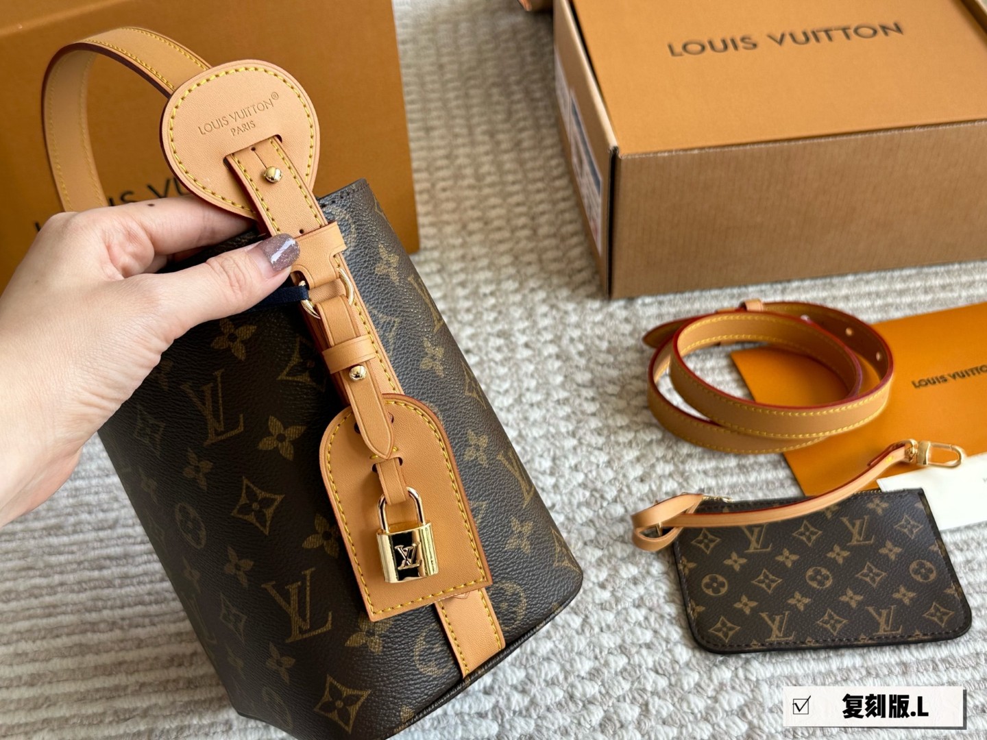 L design classic versatile shopping bag