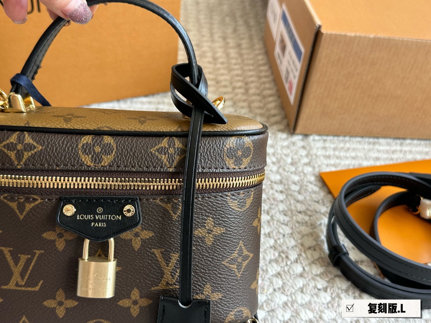 L design classic versatile shopping bag